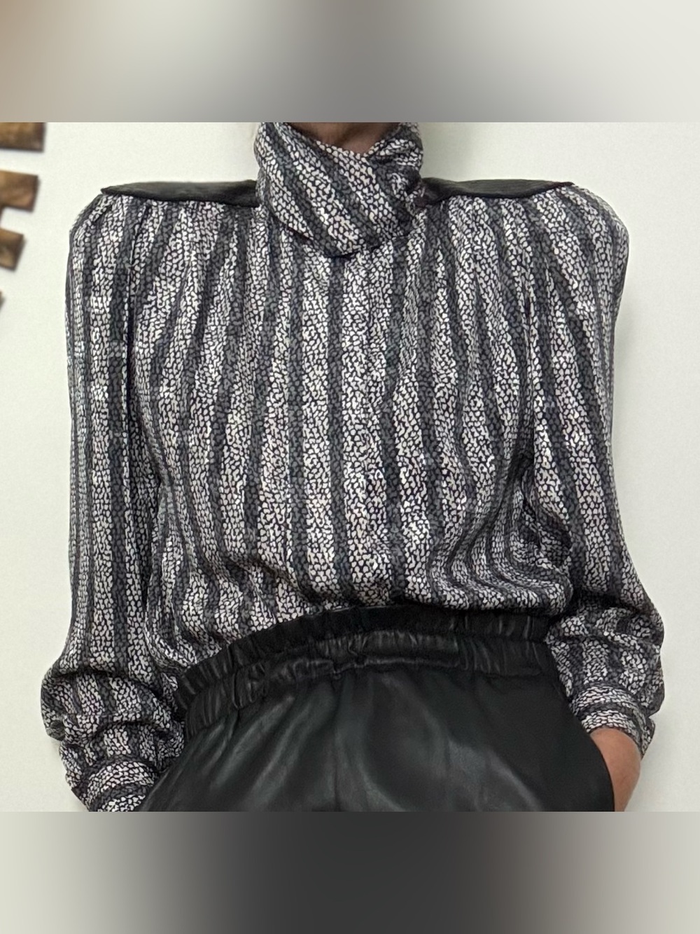 Vintage Jordan Black and White Striped Pattern Button-Down Shirt